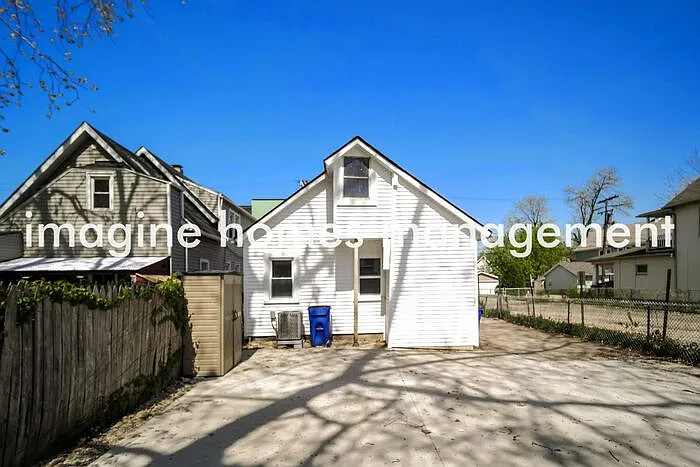 2456 Thurman Ave — Photo 13