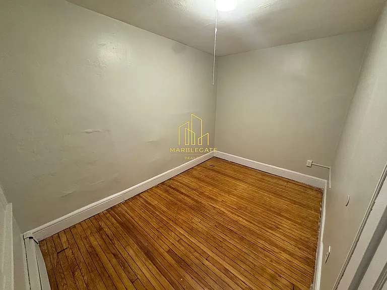 110-112 Eastern Pkwy #33L — Photo 3