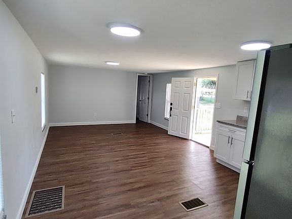 3rd image of 13620 W Highway 328