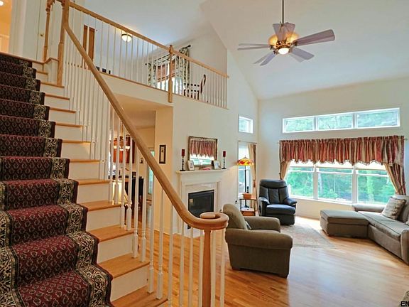 5th image of 13 Larkspur Dr