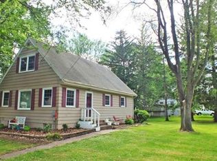16919 208th St, Davenport, IA 52806