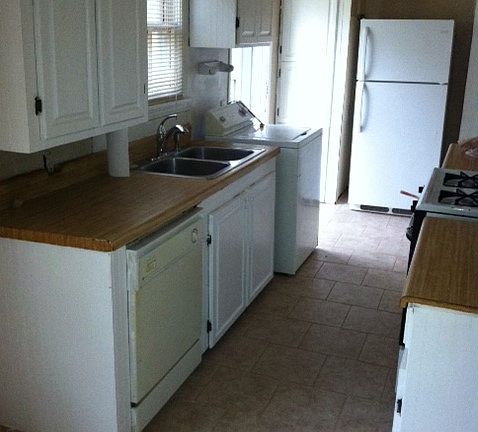 4th image of 2048 Westchester Dr