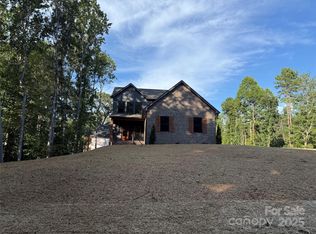 124 3rd St SE, Hickory, NC 28602