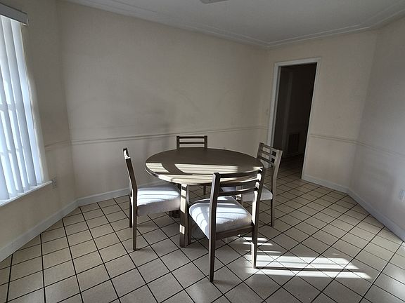 3rd image of 75 Anchor Dr