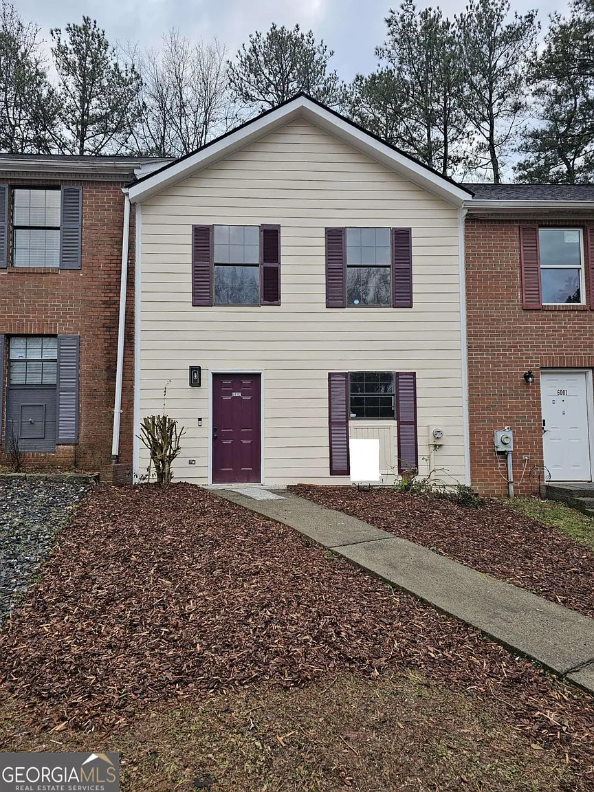 6002 Pat Mell Pl SE photo 1