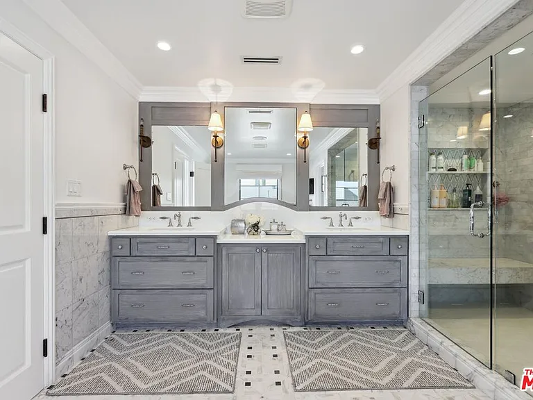 2676 Casiano Rd — Photo 32