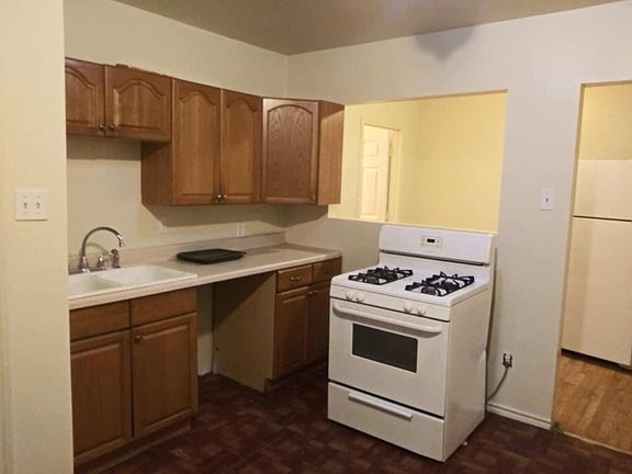 4th image of 1327 W Illinois Ave