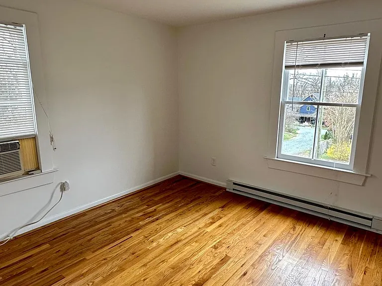 213 Douglas Ave #B — Photo 3