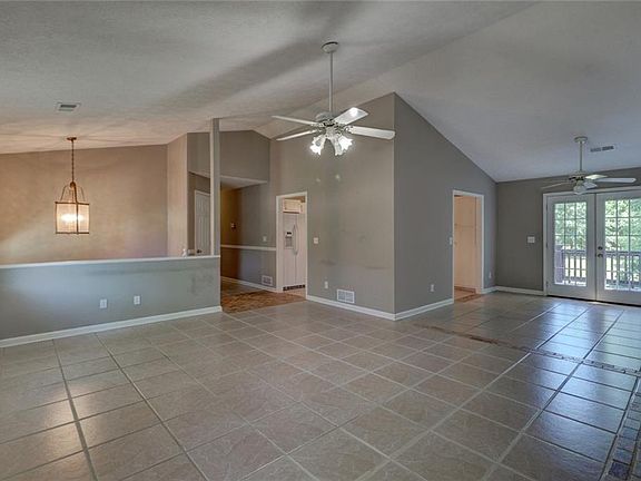 5th image of 690 Hill Meadow Dr