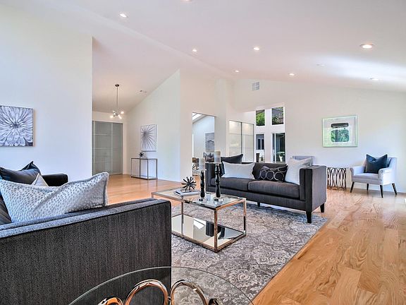 5th image of 100 Belcrest Dr