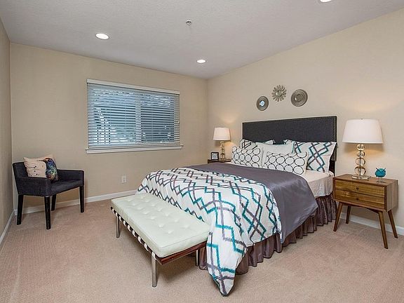 5th image of 210 Foss Creek Cir APT C