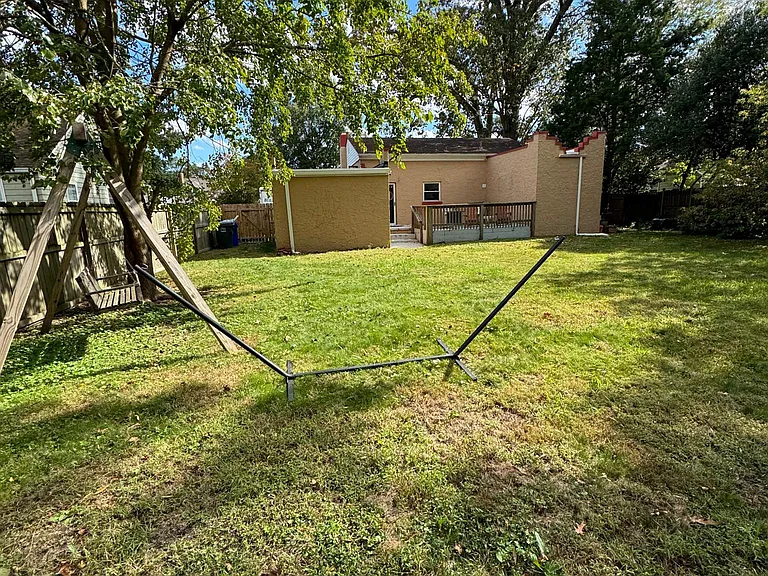 9525 Sherwood Pl — Photo 14
