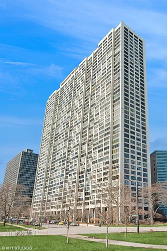 2800 N Lake Shore Dr Photo 1