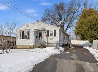 60 Hawthorn St, Chicopee, MA 01020