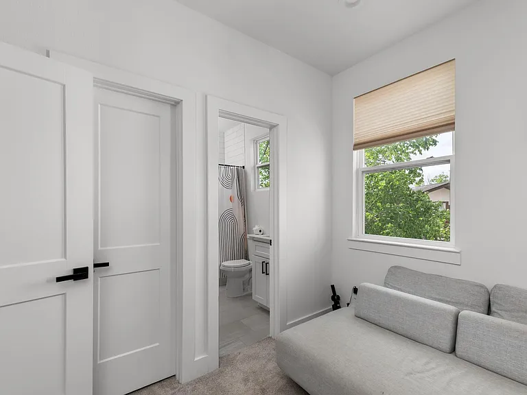 3030 Live Oak St — Photo 19