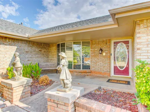 204 SE Berkshire Way, Lawton, OK 73501