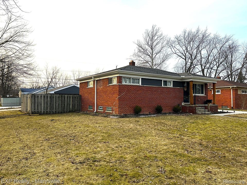 1st image of 782 Carolina
