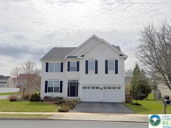 7524 Scenic View Dr, Macungie, PA 18062