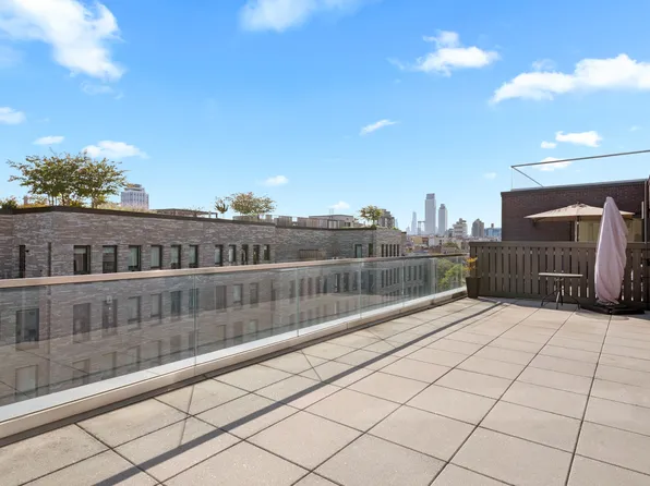 123 Hope St APT 7J, Brooklyn, NY 11211