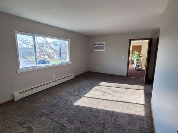 1929 Madera St APT 6, Waukesha, WI 53189