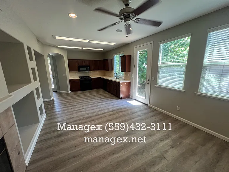 716 W Siena Ln — Photo 6