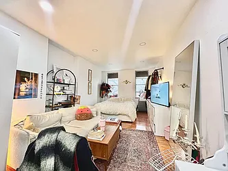 Rented by Nolita Group