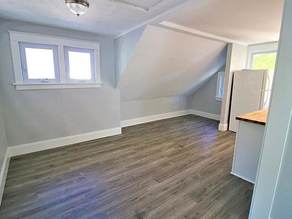 2nd image of 1022 Washington Ave #1/2