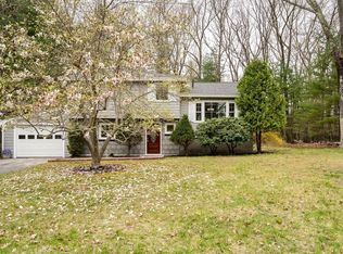 13 Longmeadow Rd, Chelmsford, MA 01824