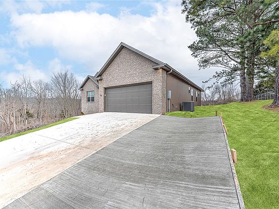 2nd image of 94 Sherlock Dr
