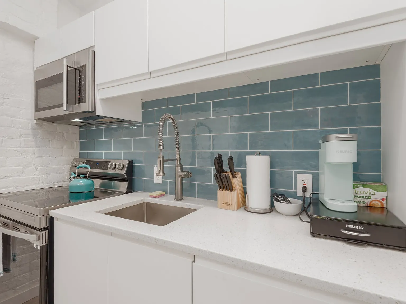 1 bed, 900 sqft, $2,000 — Photo 3