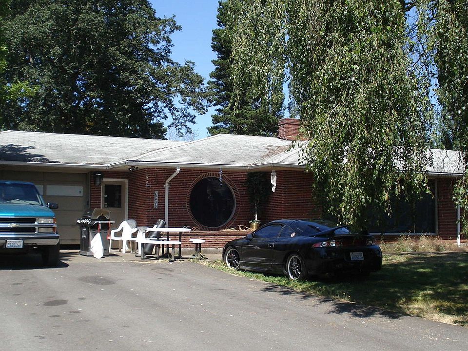 2nd image of 7508 NE 45th St