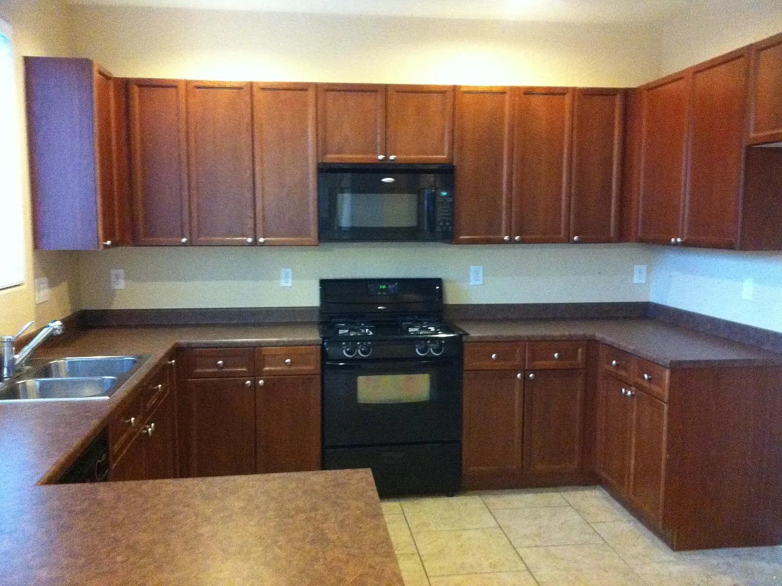 4 bed, 2.5 bath, 2000 sqft, $2,695 — Photo 2