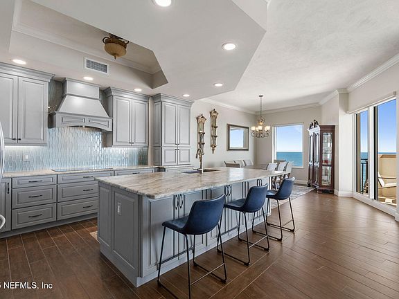 5th image of 85 AVENUE DE LA MER #603