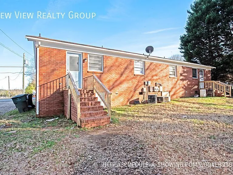 321 Hamilton Dr NE #1 — Photo 17