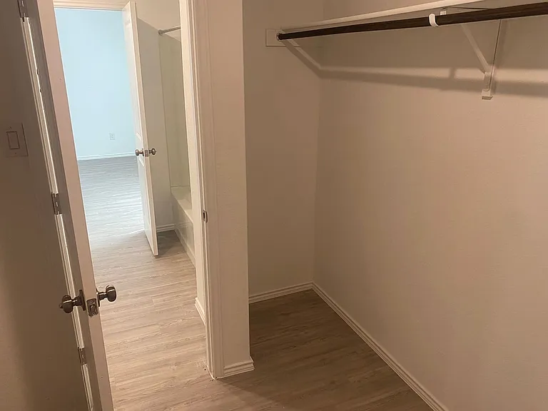 7102 Satellite Way — Photo 12