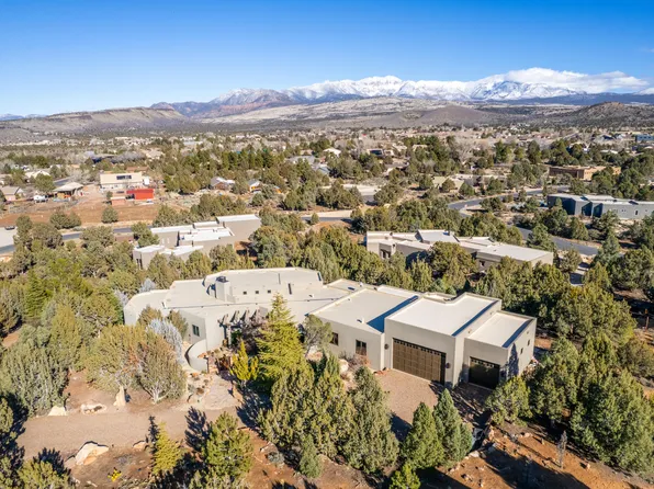 741 N Camp Valley Dr, Dammeron Valley, UT 84783
