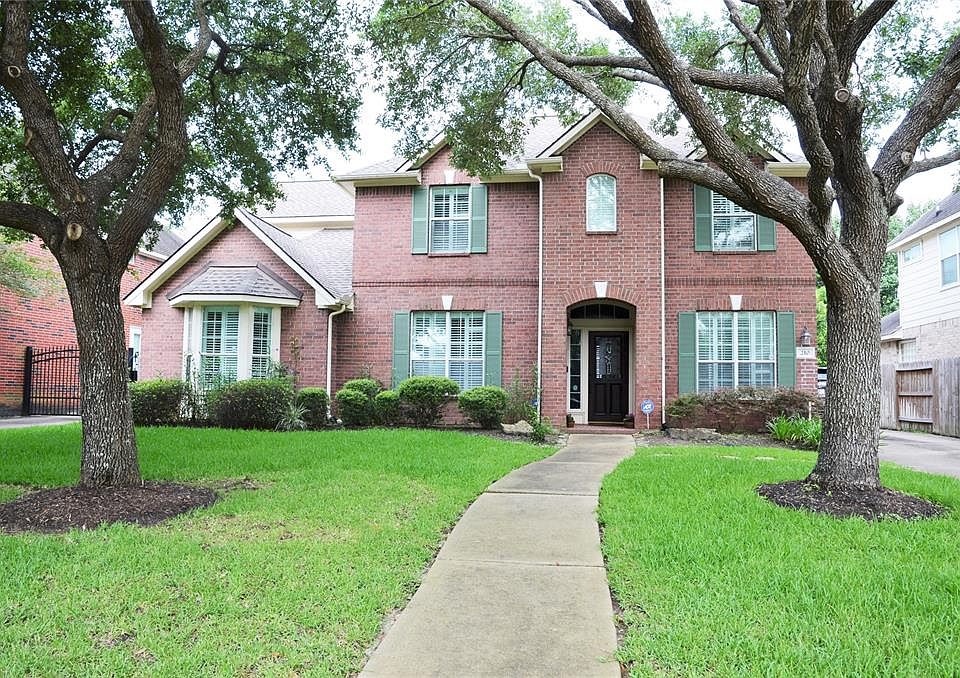 1st image of 210 Wildmoor Ct