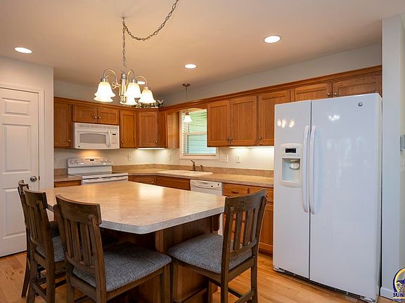 5th image of 4307 SE Horseshoe Bend Dr