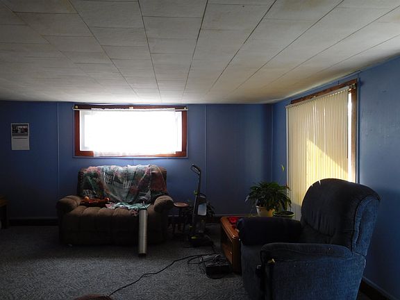 3rd image of 923 E Grant St