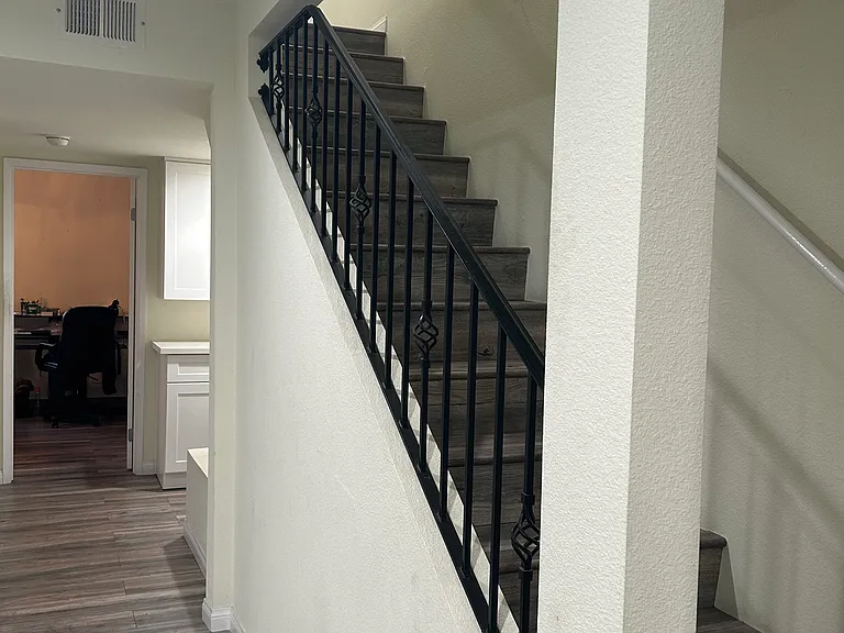 219 S Redwood Ave #6 — Photo 6