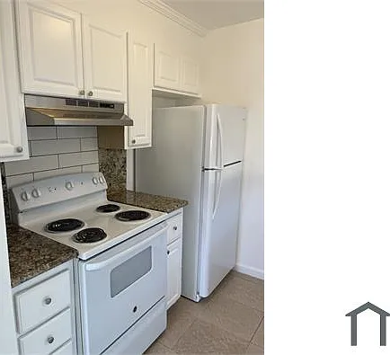 2201 Peppertree Way — Photo 3