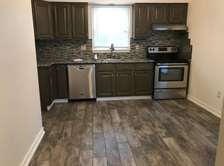 125 Mockingbird Ct, Three Bridges, NJ 08887