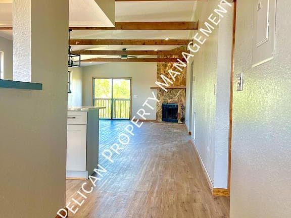 4th image of 1930 Como St APT 2