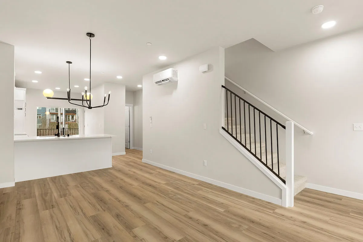 3 bed, 3.5 bath, 1735 sqft, $3,495 — Photo 2