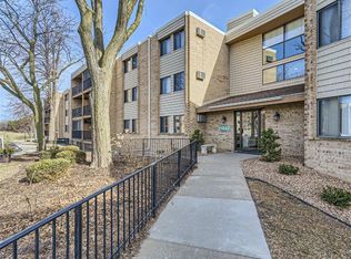 1887 Silver Bell Rd APT 218, Eagan, MN 55122