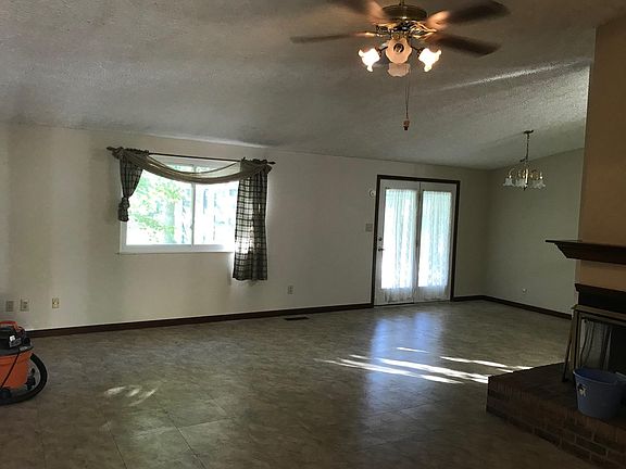 3rd image of 6728 Echo Ln