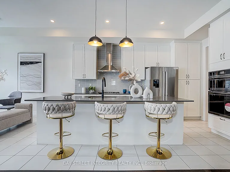 38 Settlers Rd E — Photo 9