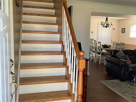 3rd image of 107 Cleveland Pl