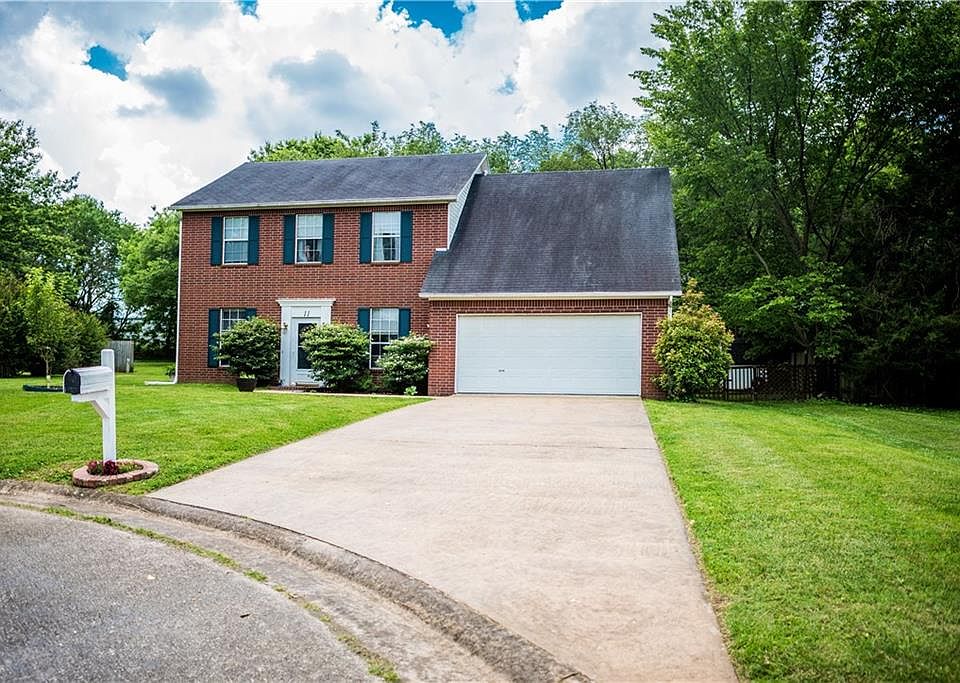 1st image of 11 Ivy Cir