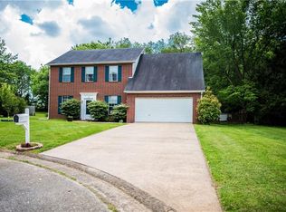 11 Ivy Cir, Bentonville, AR 72712